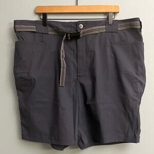Duluth Trading Company Shorts